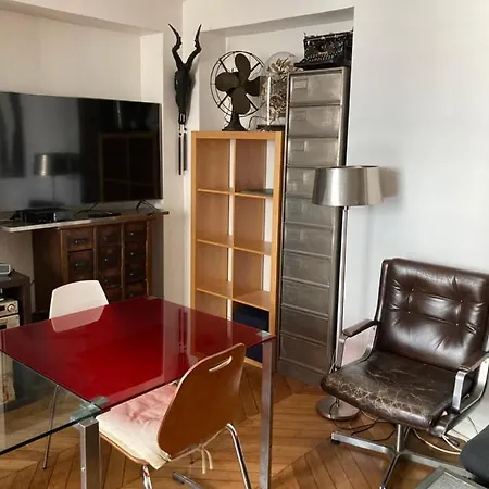 Apartment Charmant Studio